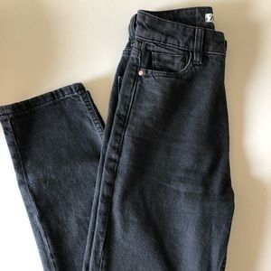 BRAND NEW BLACK ZARA MOM FIT JEANS!!